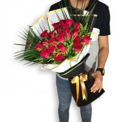 Boutique Red Rose Bouquet with 21 Boutique Red Rose Bouquet with 21