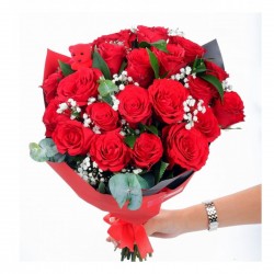 Bouquet Design of Red Roses with Teddy Bears