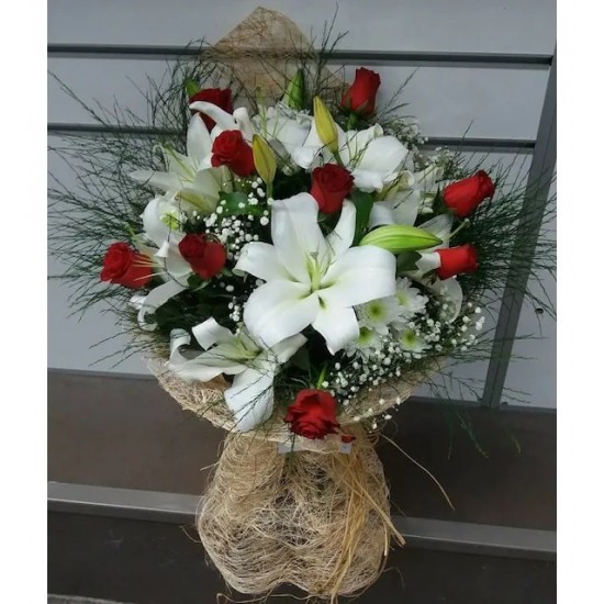 Bouquet of Roses and Lilies Bouquet of Roses and Lilies